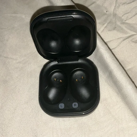 Samsung Galaxy Pro Wireless Headphones (ONE EAR BUD) - Picture 4 of 5